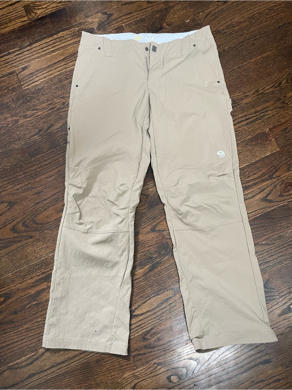 Mountain Hardwear Tan hiking Cargo Pants. Size 36x32. New without tags